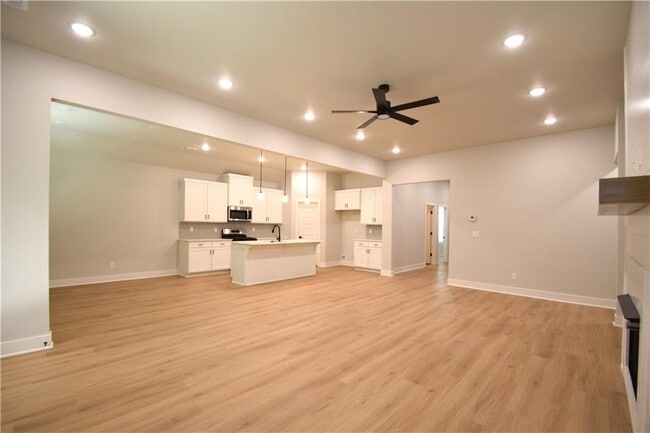 Foto del edificio - 3806 SW Pinecrest Dr
