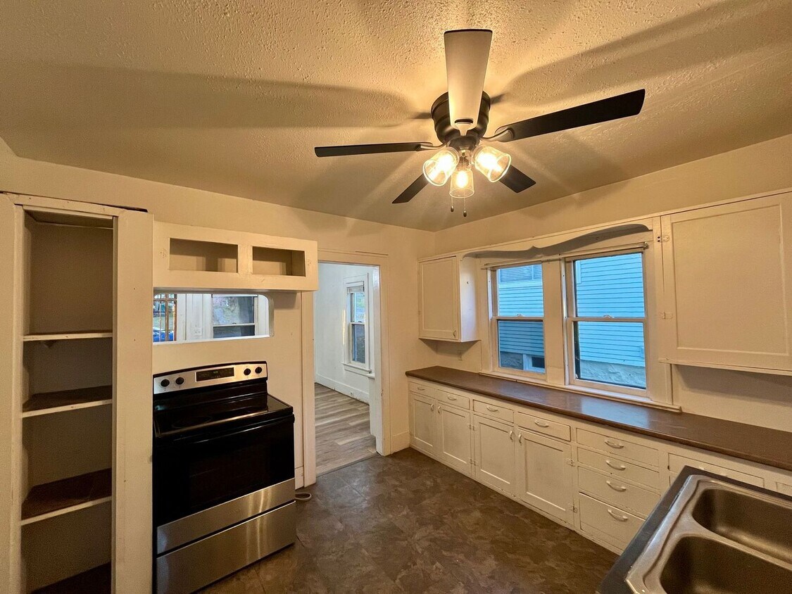 Foto principal - 3 Bed 1 Bath Single Family Home in Wausau