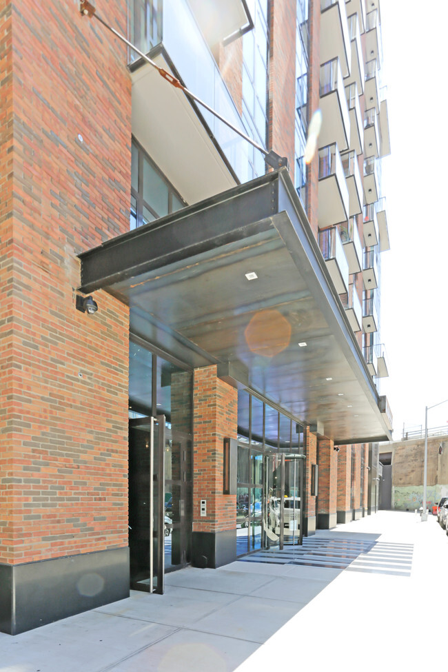 Building Photo - HALO LIC