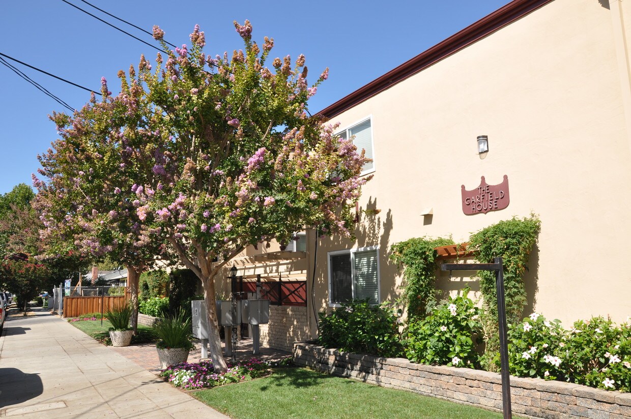 Foto principal - 1147 Garfield Ave