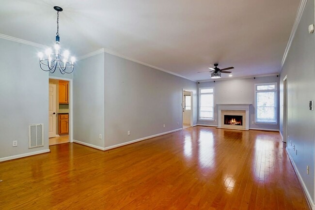 Building Photo - Convenient 3BR/2BA in Homewood