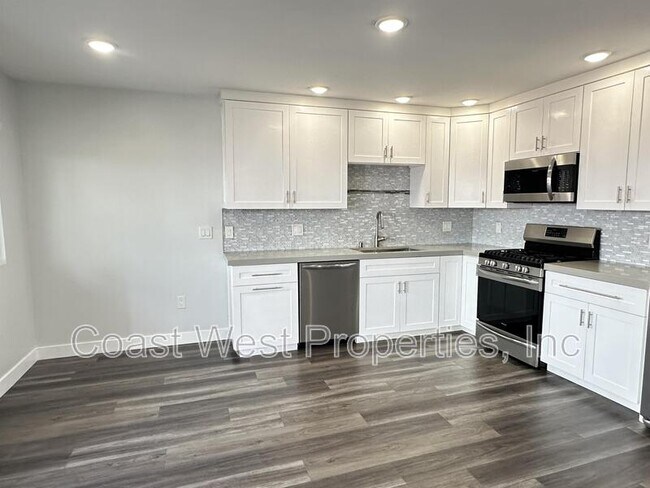 Building Photo - 2030 Diamond St