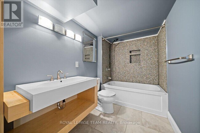 Photo du bâtiment - 2226 Tawney Rd