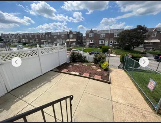 Building Photo - 3 bed 1 bath house for rent