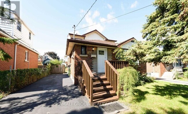 Photo du bâtiment - 352 E 18th St