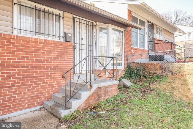 Building Photo - 7413 Grayridge Ln