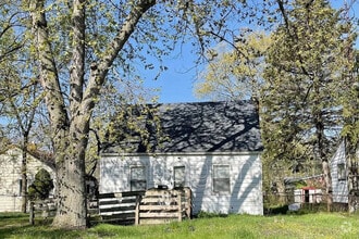 Building Photo - 602 Williamsville Ave
