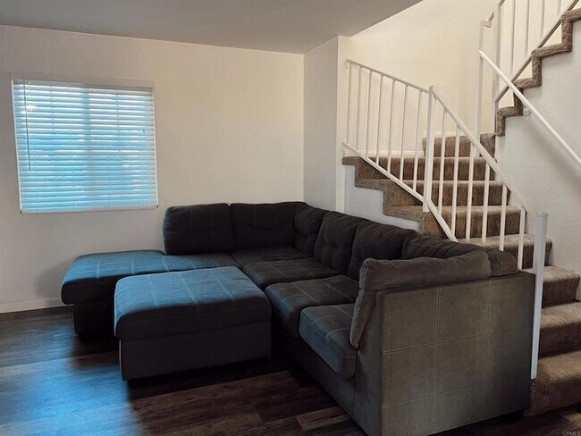 Building Photo - 1465 E Lexington Avenue Unit 9B