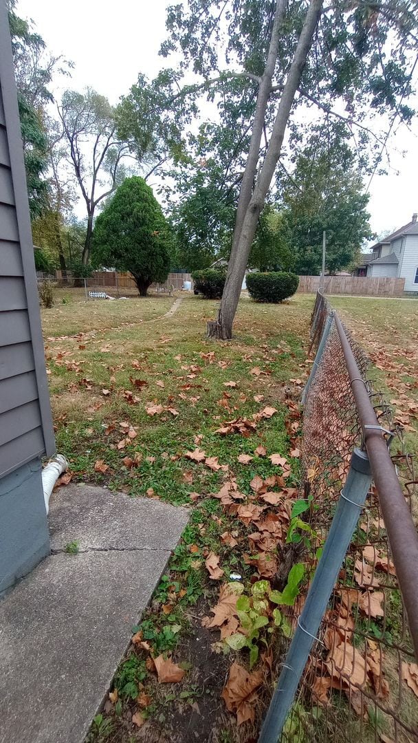 Foto del edificio - 1816 Woodlawn Ave