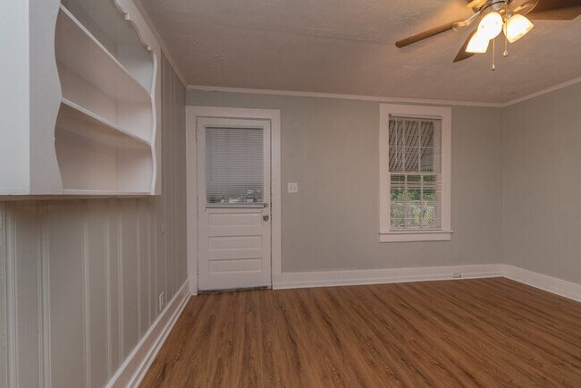 Building Photo - 1922 Haynie Dr