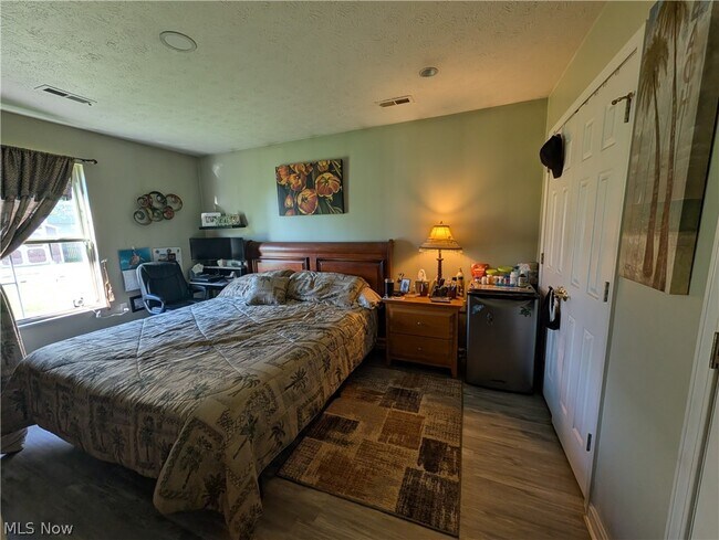 Foto del edificio - 9552 Cloverleaf Rd