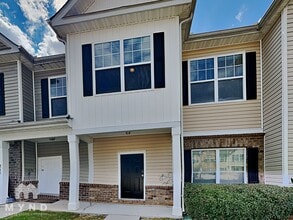 Building Photo - 2233 Bigwood Trail