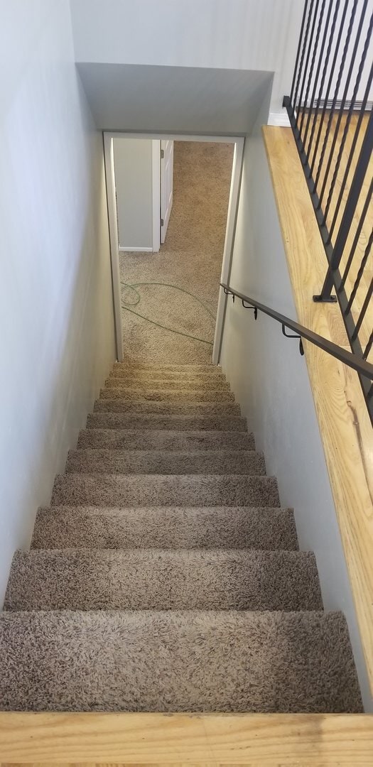 Building Photo - 2122-2124 W Regina Ave