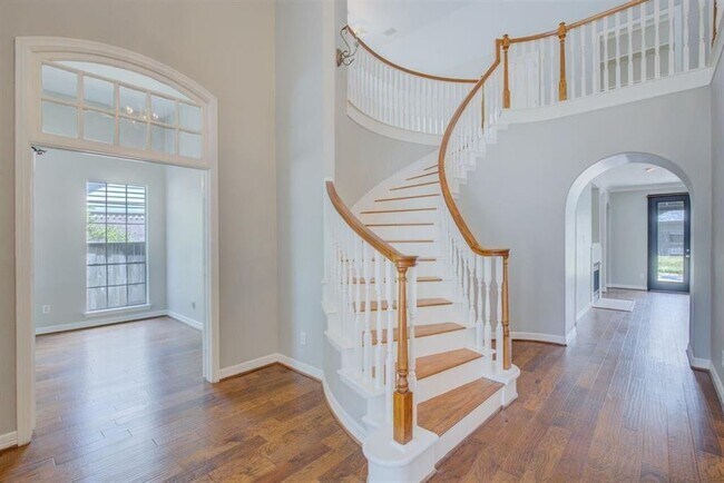 Building Photo - 12310 Lakeshore Ridge Ct