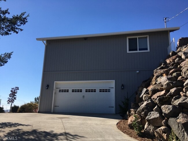 Building Photo - 8115 Mountain Crest Dr