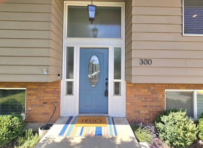 Building Photo - Love the area you live ! 3 bedroom 2 bath ...