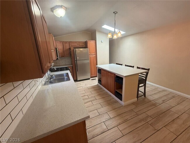 Building Photo - 5533 Wheatfield Dr