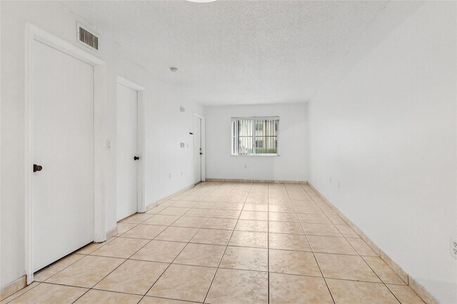 Foto del edificio - 2173 NW 78th Ave