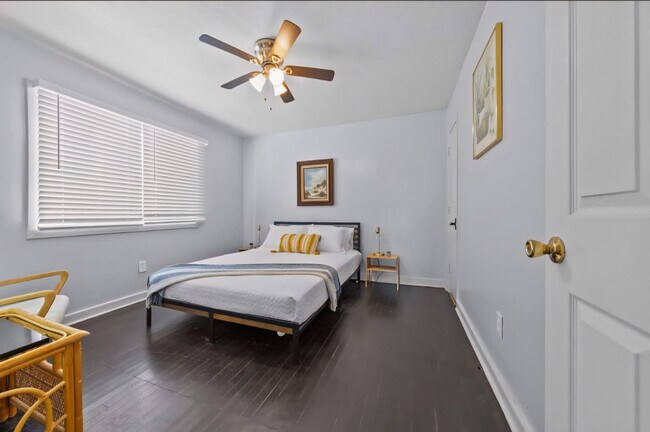 Foto del edificio - 9714 11th Bay St