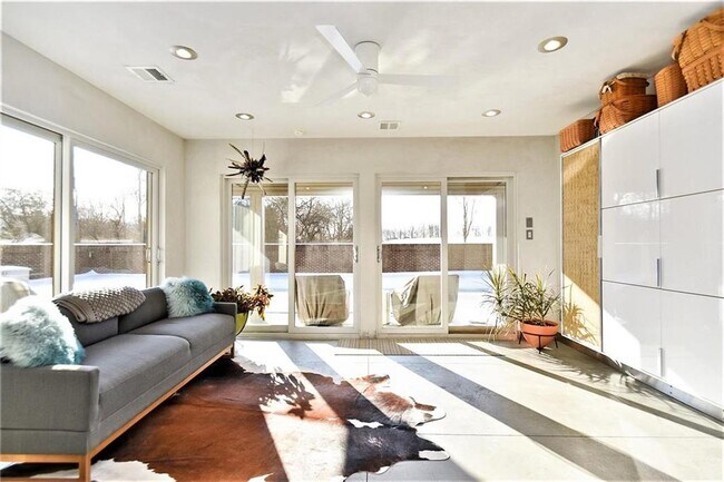 Foto del edificio - 757 Fredericks Grove Rd