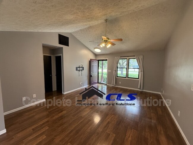 Building Photo - 2972 Kings Ct