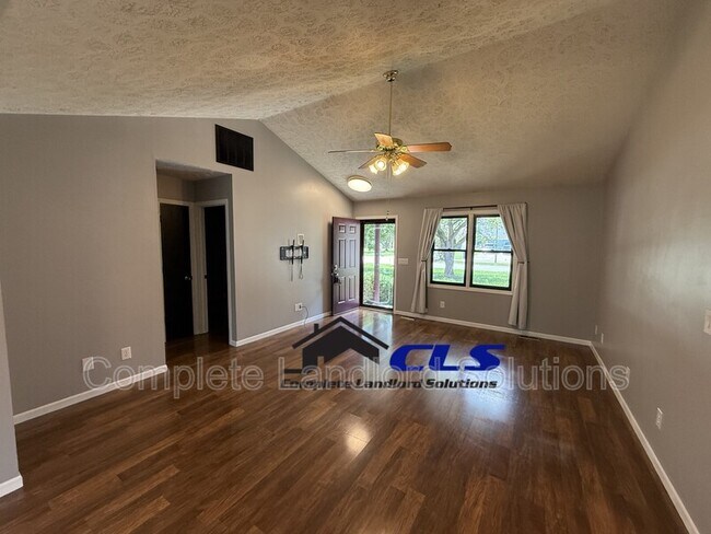 Foto del edificio - 2972 Kings Ct