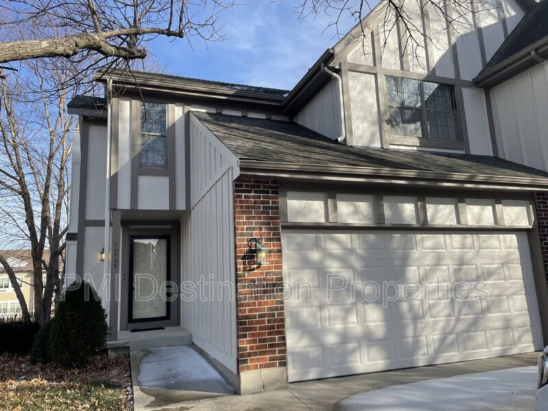 Foto principal - 10632 W 115th St