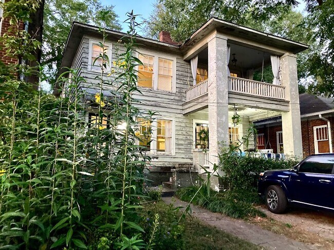 Foto del edificio - 116 E Maple St