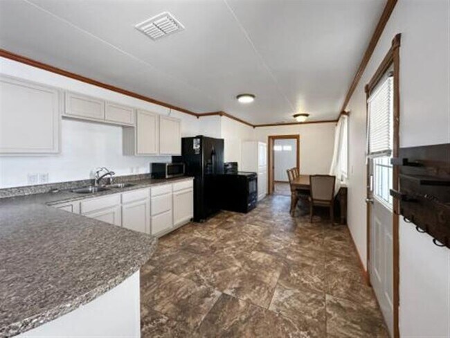 Building Photo - LOVINGTON CITY