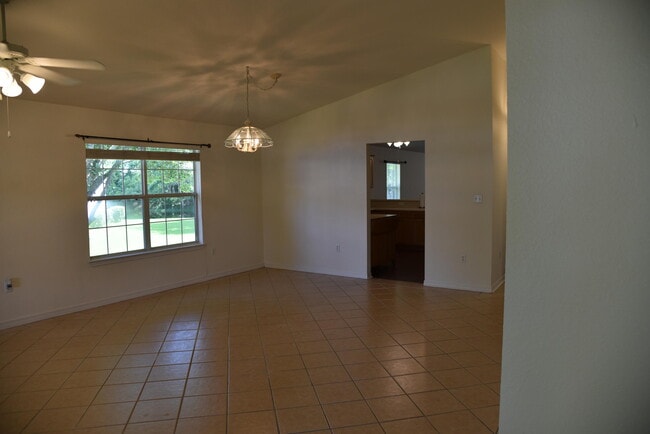 Building Photo - 224 Talquin Cove