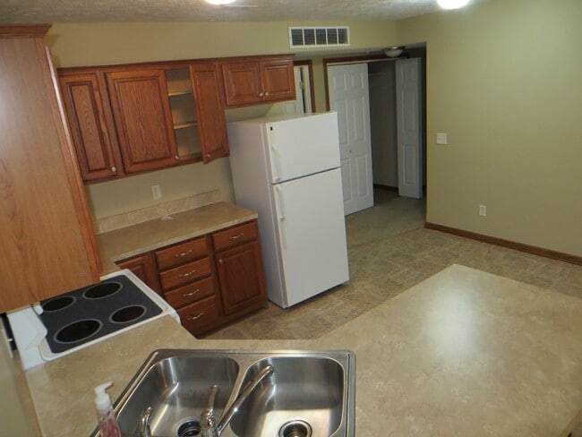 Building Photo - 2619 Laverna St