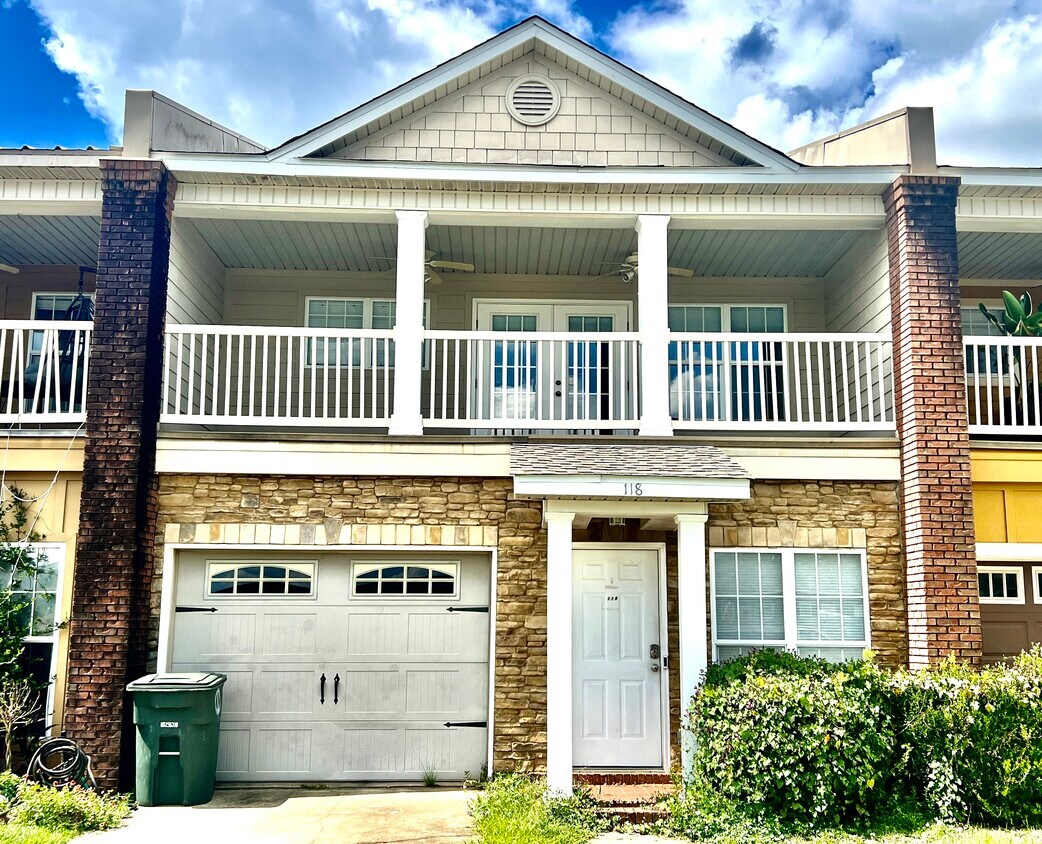 Primary Photo - 118 Whitney Ave