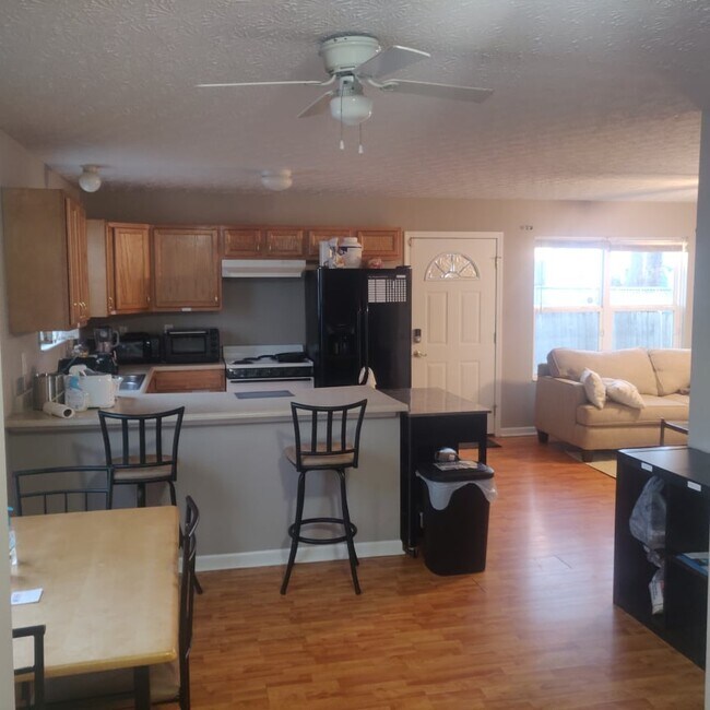 Foto del edificio - 673 Gilbert St