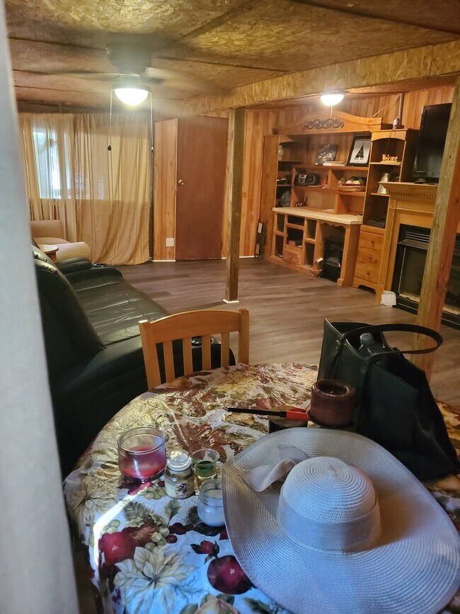 Building Photo - 92 1st St