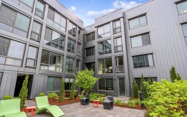 Building Photo - 4101 Albemarle St NW