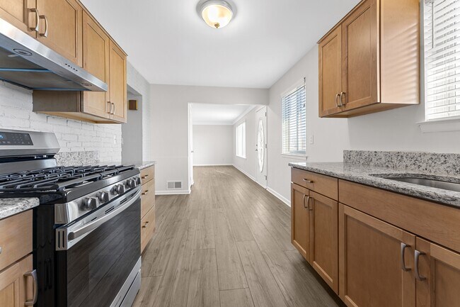 Building Photo - 8315 Flamingo St