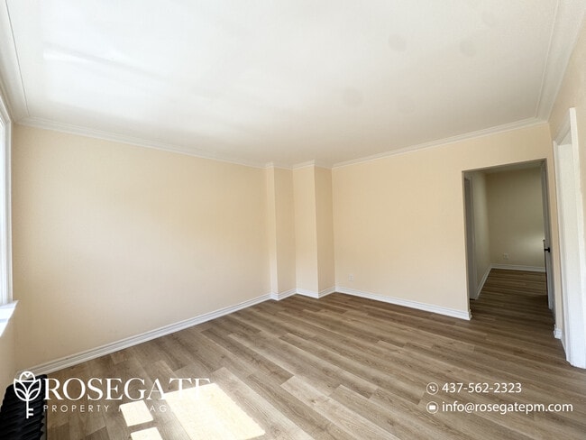Building Photo - Spacious 2-Bedroom Apartment with Stainless Steel Appliances & A/C in Etobicoke
