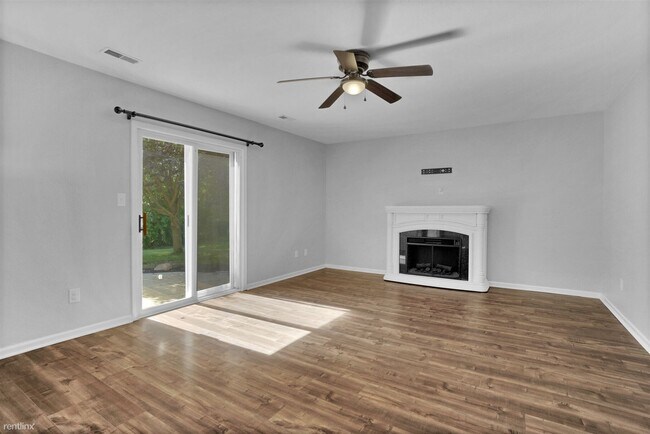 Foto del edificio - 4 br, 3 bath House - 8647 Eagles Nest Dr