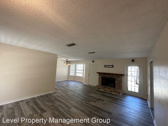 Building Photo - 3 br, 2 bath House - 572 Ridgewood Drive