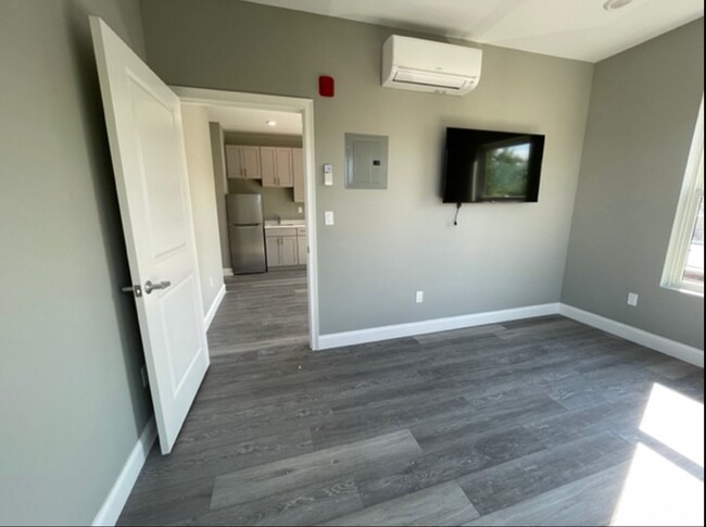 Foto del edificio - 57 Shirley Ave