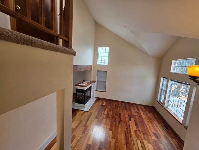 Building Photo - 7664 Halleys Dr