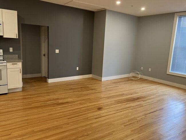 Living room area - 10 S Lake Ave