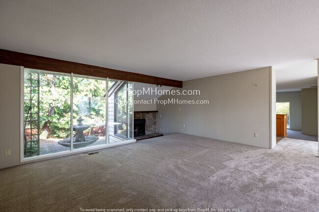 Foto del edificio - Gorgeous Three Bedroom West Linn Home w/ Outdoor Oasis!