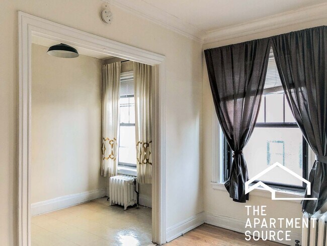 Foto del edificio - 540 W Briar Pl