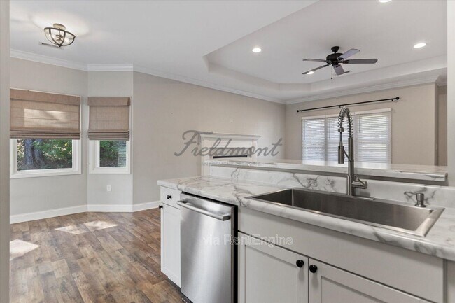 Foto del edificio - 110 Raeburn Way