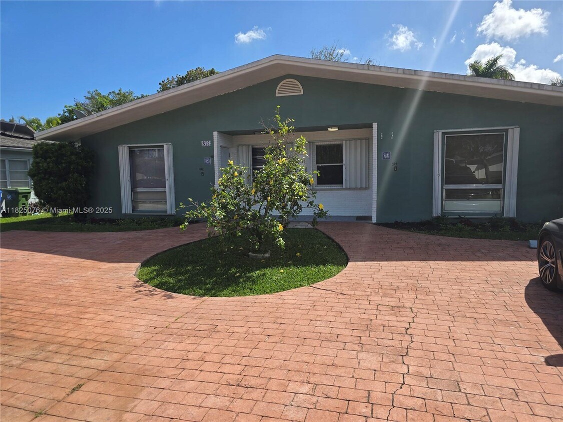Foto principal - 814 SW 13th St