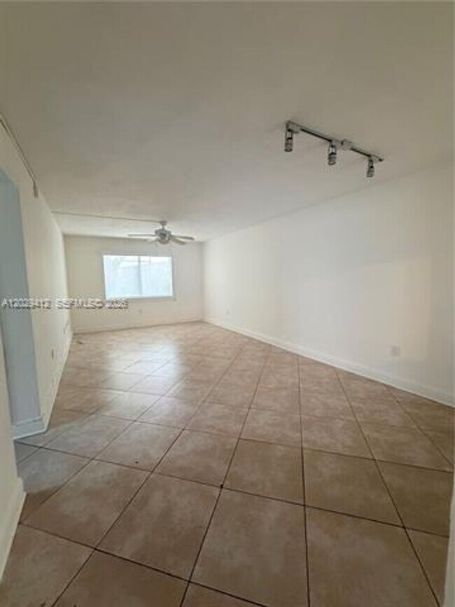 Building Photo - 200 Galen Dr