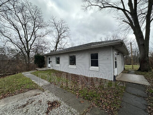 Building Photo - 1231 W 3rd St