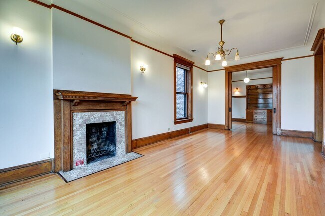 Foto del edificio - 925 W Newport Ave