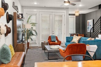 Building Photo - 505 Wedgewood Ave